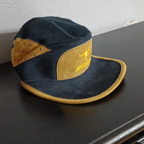 The Australian Bush Hat Co. Suede Hat - Picture 1 of 5